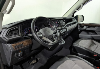 Подержанный автомобиль Volkswagen Multivan 2021 года (15 фото)