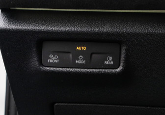 Подержанный автомобиль Volkswagen Tiguan 2025 года (24 фото)