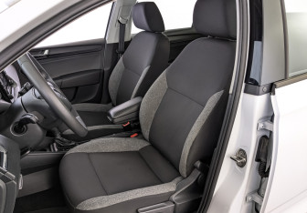 Подержанный автомобиль Skoda Rapid Liftback 2021 года (20 фото)