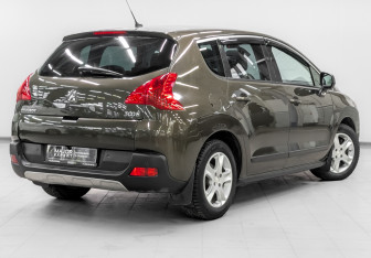 Подержанный автомобиль Peugeot 3008 2012 года (5 фото)