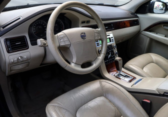 Подержанный автомобиль Volvo S80 2007 года (10 фото)