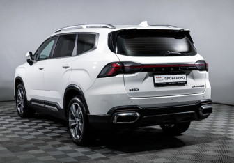 Подержанный автомобиль Geely Okavango 2024 года (7 фото)