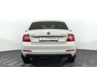 Подержанный автомобиль Skoda Octavia Liftback 2014 года (6 фото)