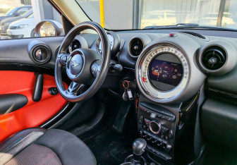 Подержанный автомобиль MINI Countryman 2011 года (9 фото)