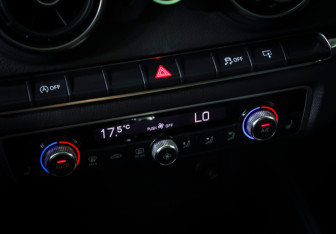 Подержанный автомобиль Audi A3 Hatchback 2014 года (17 фото)