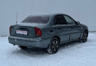 Подержанный автомобиль Chevrolet Lanos 2006 года (5 фото)