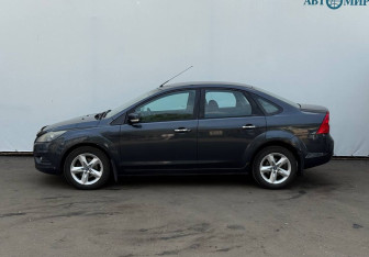 Подержанный автомобиль Ford Focus Sedan 2010 года (5 фото)