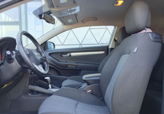 Подержанный автомобиль Kia Ceed Hatchback 2011 года (18 фото)