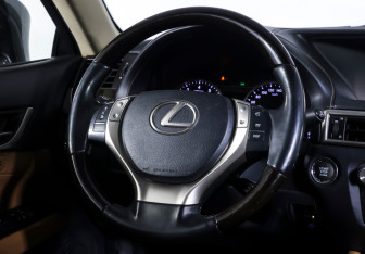 Подержанный автомобиль Lexus GS 2012 года (13 фото)