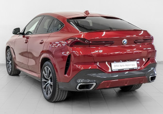 Подержанный автомобиль BMW X6 2020 года (7 фото)