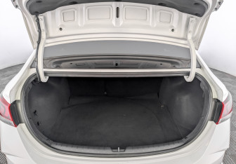 Подержанный автомобиль Hyundai Solaris Sedan 2021 года (10 фото)