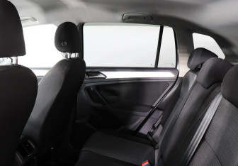 Подержанный автомобиль Volkswagen Tiguan 2021 года (12 фото)