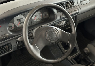 Подержанный автомобиль Skoda Felicia Hatchback 1997 года (13 фото)