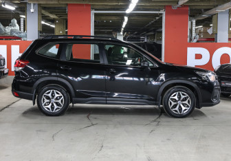 Подержанный автомобиль Subaru Forester Suv 2020 года (4 фото)