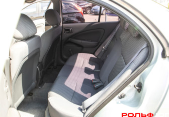 Подержанный автомобиль Nissan Almera Classic 2006 года (8 фото)