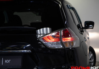 Подержанный автомобиль Nissan X-Trail 2017 года (20 фото)