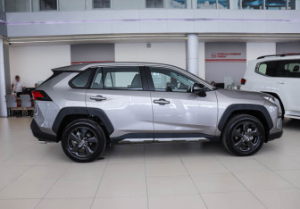 Новый Toyota RAV4 2025 (6 фото)