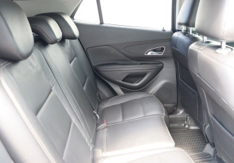 Подержанный автомобиль Opel Mokka 2015 года (23 фото)