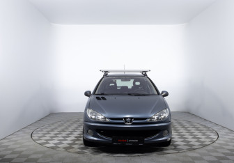 Подержанный автомобиль Peugeot 206 Hatchback 2007 года (2 фото)