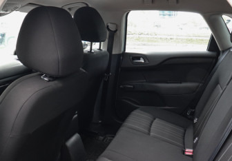 Подержанный автомобиль Citroen C4 Hatchback 2012 года (10 фото)