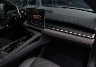 Подержанный автомобиль Zeekr 001 2023 года (9 фото)