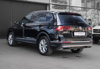 Подержанный автомобиль Volkswagen Tiguan 2019 года (6 фото)