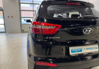 Подержанный автомобиль Hyundai Creta 2017 года (8 фото)