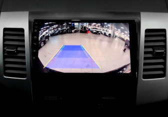 Подержанный автомобиль Peugeot 4007 2011 года (15 фото)