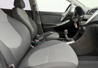 Подержанный автомобиль Hyundai Solaris Sedan 2013 года (10 фото)