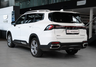 Подержанный автомобиль Geely Okavango 2024 года (6 фото)