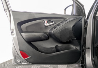 Подержанный автомобиль Hyundai ix35 2013 года (19 фото)