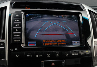Подержанный автомобиль Toyota Land Cruiser Suv 2012 года (18 фото)