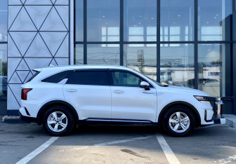 Подержанный автомобиль Kia Sorento 2021 года (4 фото)