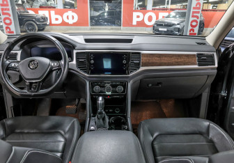 Подержанный автомобиль Volkswagen Teramont 2018 года (15 фото)