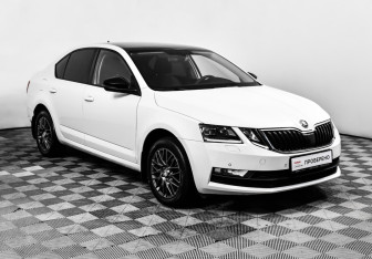 Подержанный автомобиль Skoda Octavia Liftback 2017 года (3 фото)