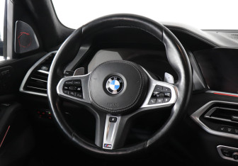Подержанный автомобиль BMW X7 2021 года (15 фото)