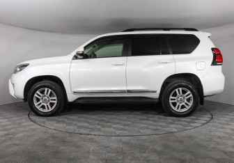 Подержанный автомобиль Toyota Land Cruiser Prado 2021 года (8 фото)