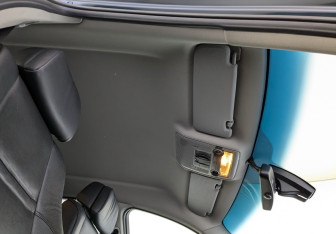 Подержанный автомобиль BMW X6 2013 года (23 фото)