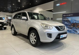 Подержанный автомобиль Chery Tiggo (T11) 2013 года (3 фото)