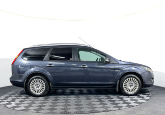Подержанный автомобиль Ford Focus Wagon 2011 года (4 фото)