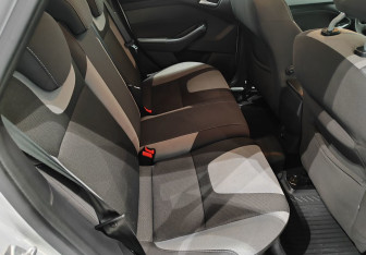 Подержанный автомобиль Ford Focus Hatchback 2012 года (11 фото)