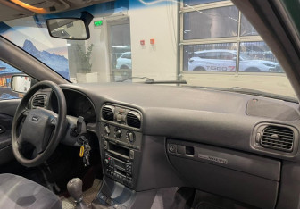 Подержанный автомобиль Volvo S40 1999 года (10 фото)