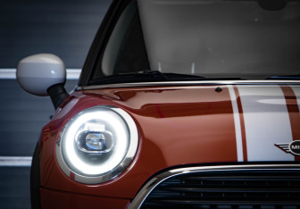 Подержанный автомобиль MINI Hatch 2019 года (25 фото)