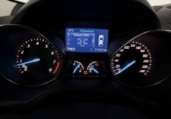 Подержанный автомобиль Ford Kuga 2013 года (7 фото)