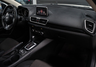 Подержанный автомобиль Mazda 3 Sedan 2014 года (9 фото)