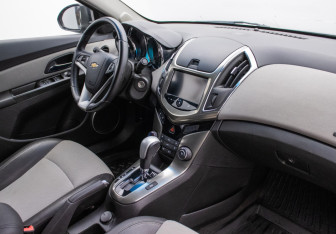 Подержанный автомобиль Chevrolet Cruze Sedan 2014 года (10 фото)