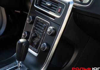 Подержанный автомобиль Volvo S60 2011 года (13 фото)