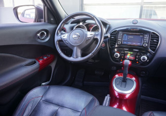 Подержанный автомобиль Nissan Juke 2017 года (13 фото)