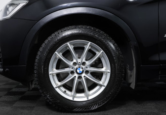 Подержанный автомобиль BMW X4 2017 года (25 фото)