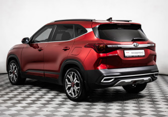 Подержанный автомобиль Kia Seltos 2021 года (7 фото)
